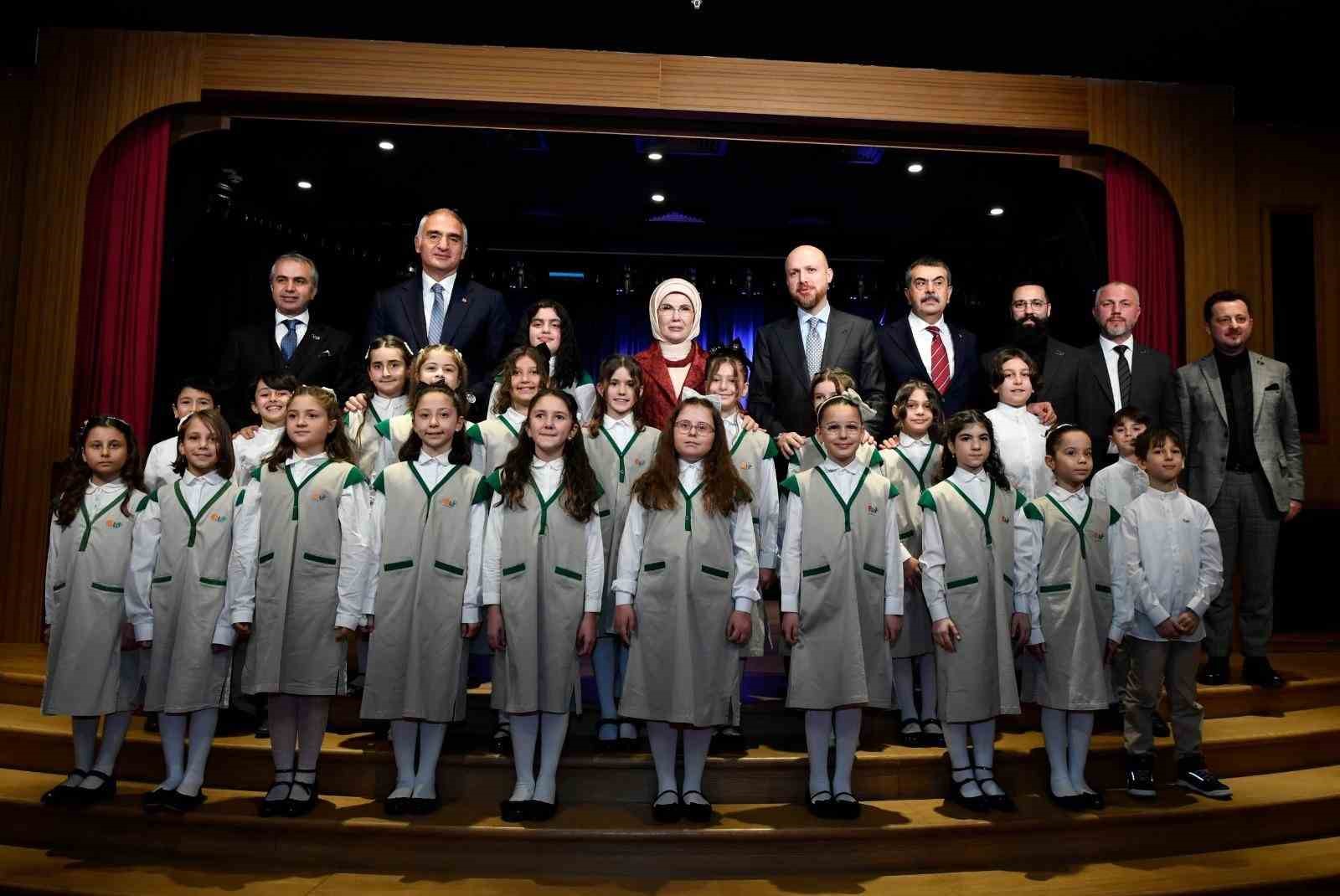 emine erdogan turk muzigini olusturan tum dallari varligimizin ayrilmaz bir parcasi olarak gormek zorundayiz aCEWEdAO
