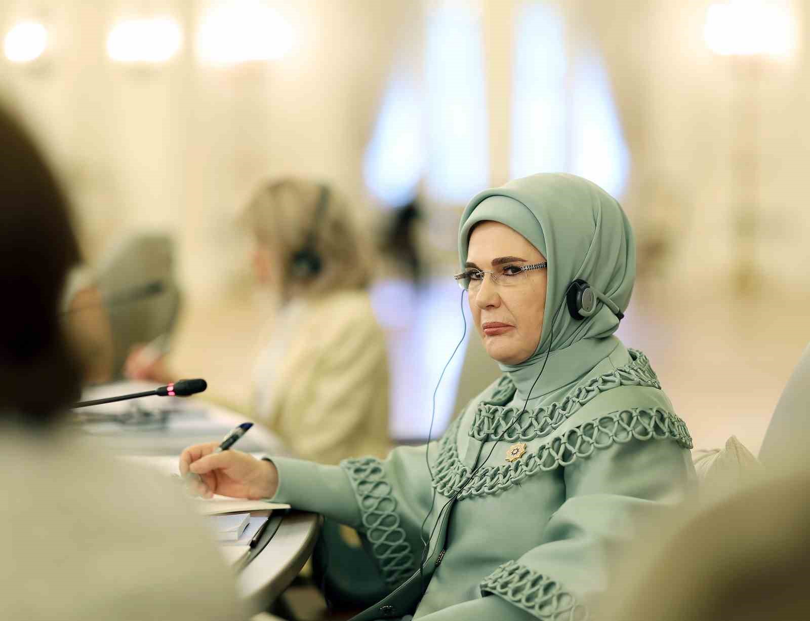 Emine Erdoğan’ın NATO marjında buluşturduğu lider eşleri "Çocuklar, Teknoloji ve Güvenlik" konusunu ele aldı 11 emine erdoganin nato marjinda bulusturdugu lider esleri cocuklar teknoloji ve guvenlik konusunu ele aldi h1ptf3AJ
