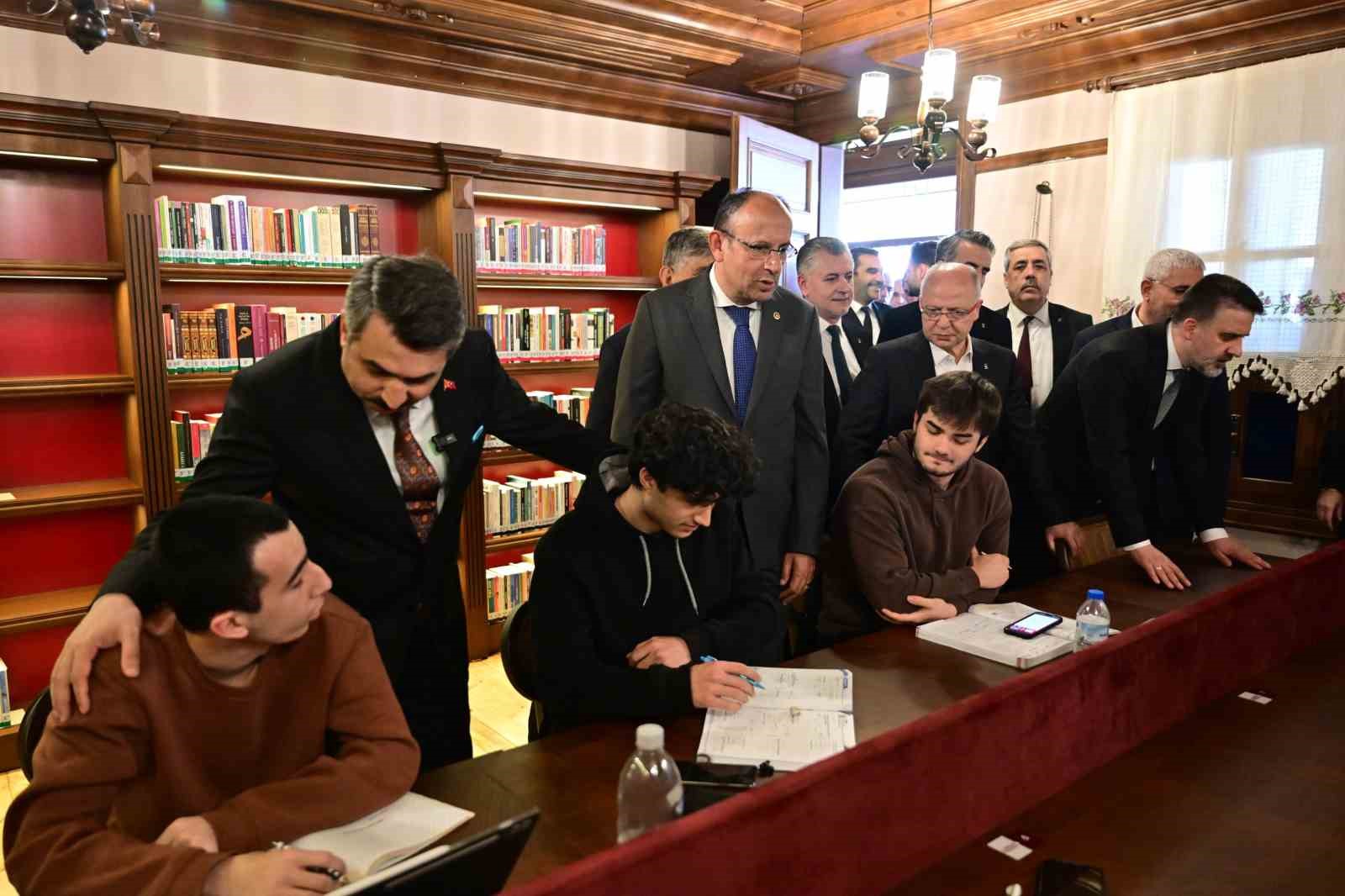 emir buhari yenilenen yuzuyle hizmete acildi 5 QSufiq2O