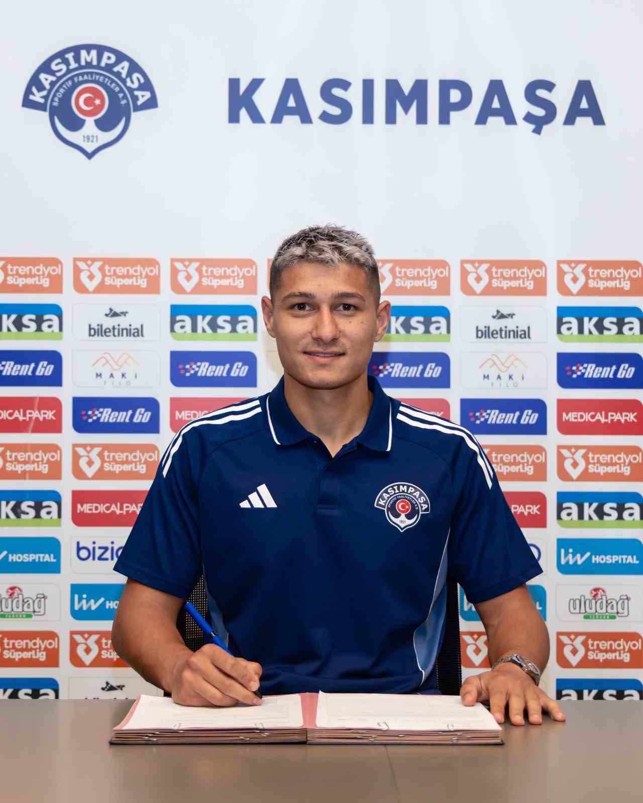 emirhan boz kasimpasada 1 OReHwbzQ
