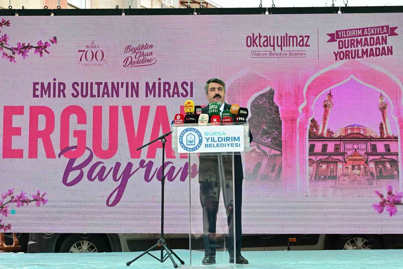 emirsultanda erguvan bayrami coskusu 7 kpTFpB64