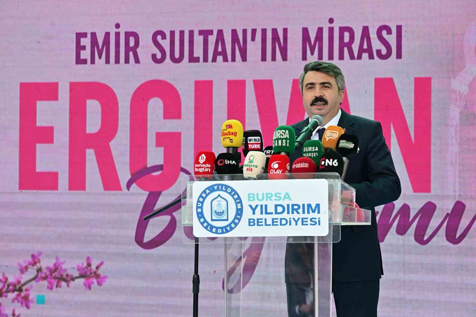 emirsultanda erguvan bayrami coskusu 8 57m5LE9E