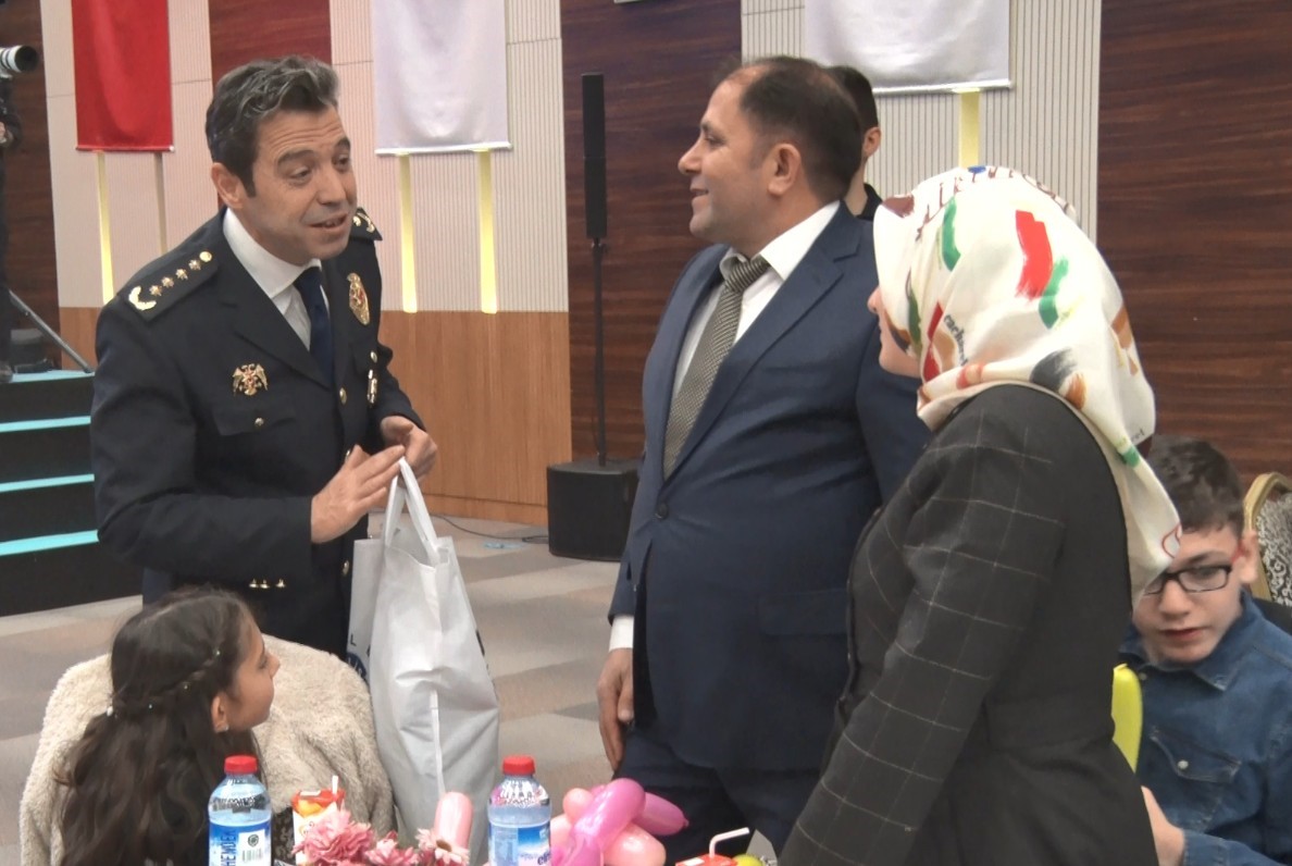 emniyet genel mudurlugunden dunya engelliler gunune ozel program 3 aFXiqfig