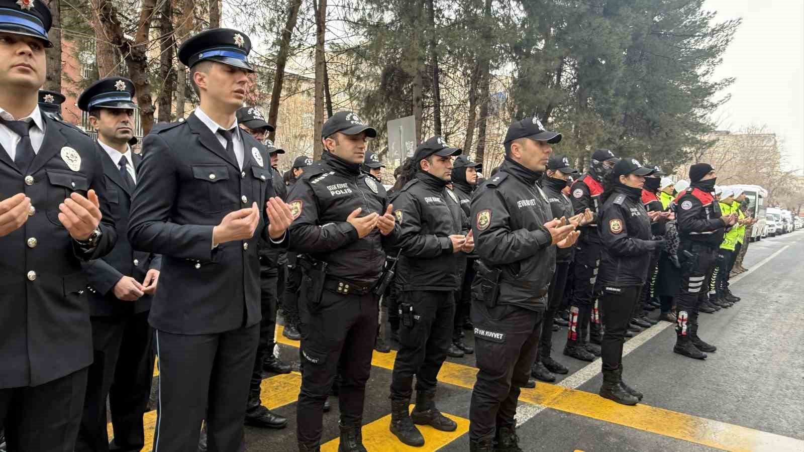 emniyet muduru ali gaffar okkan sehit edildigi yerde anildi 2