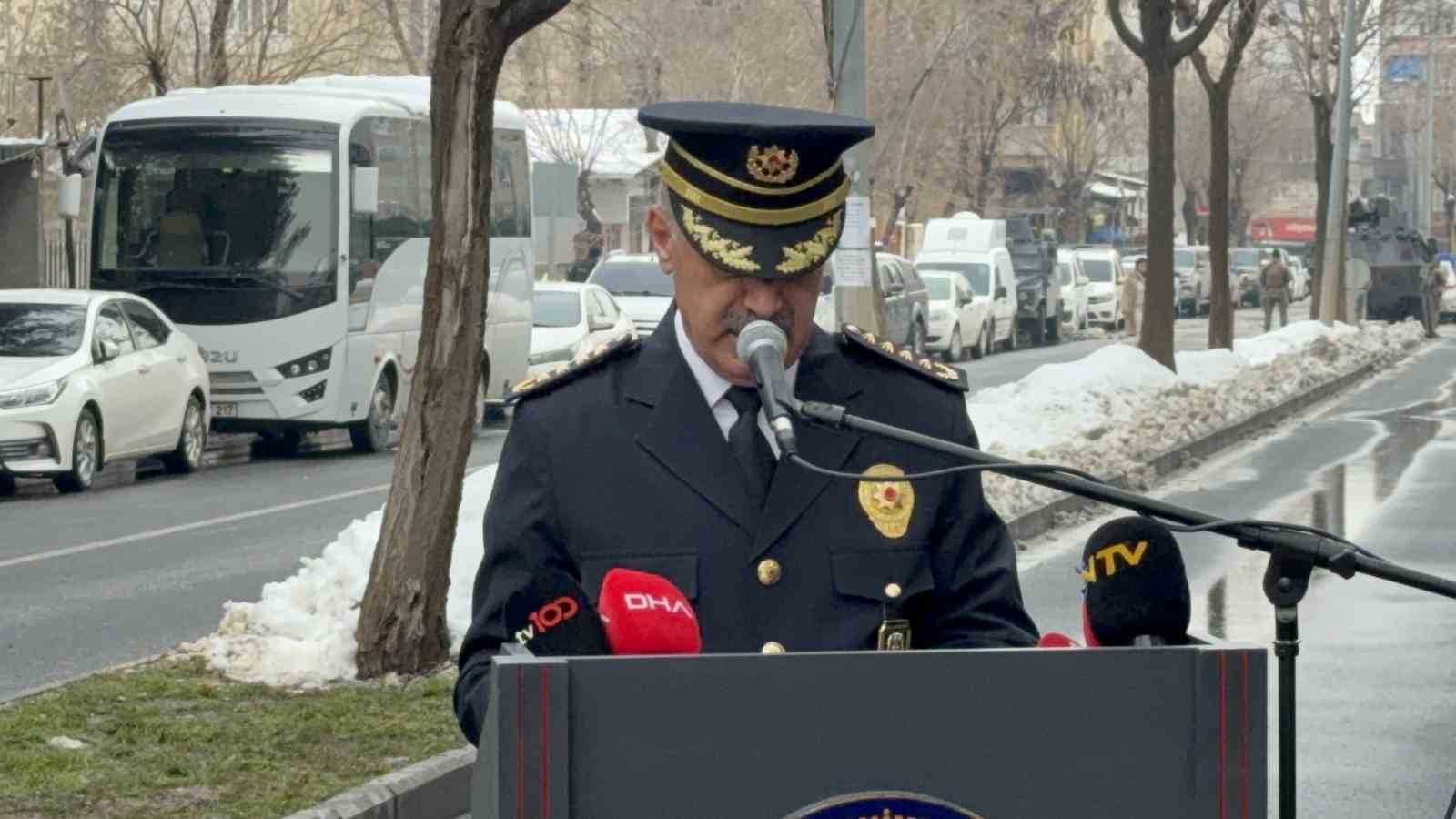 emniyet muduru ali gaffar okkan sehit edildigi yerde anildi 3 wHyvn4sa