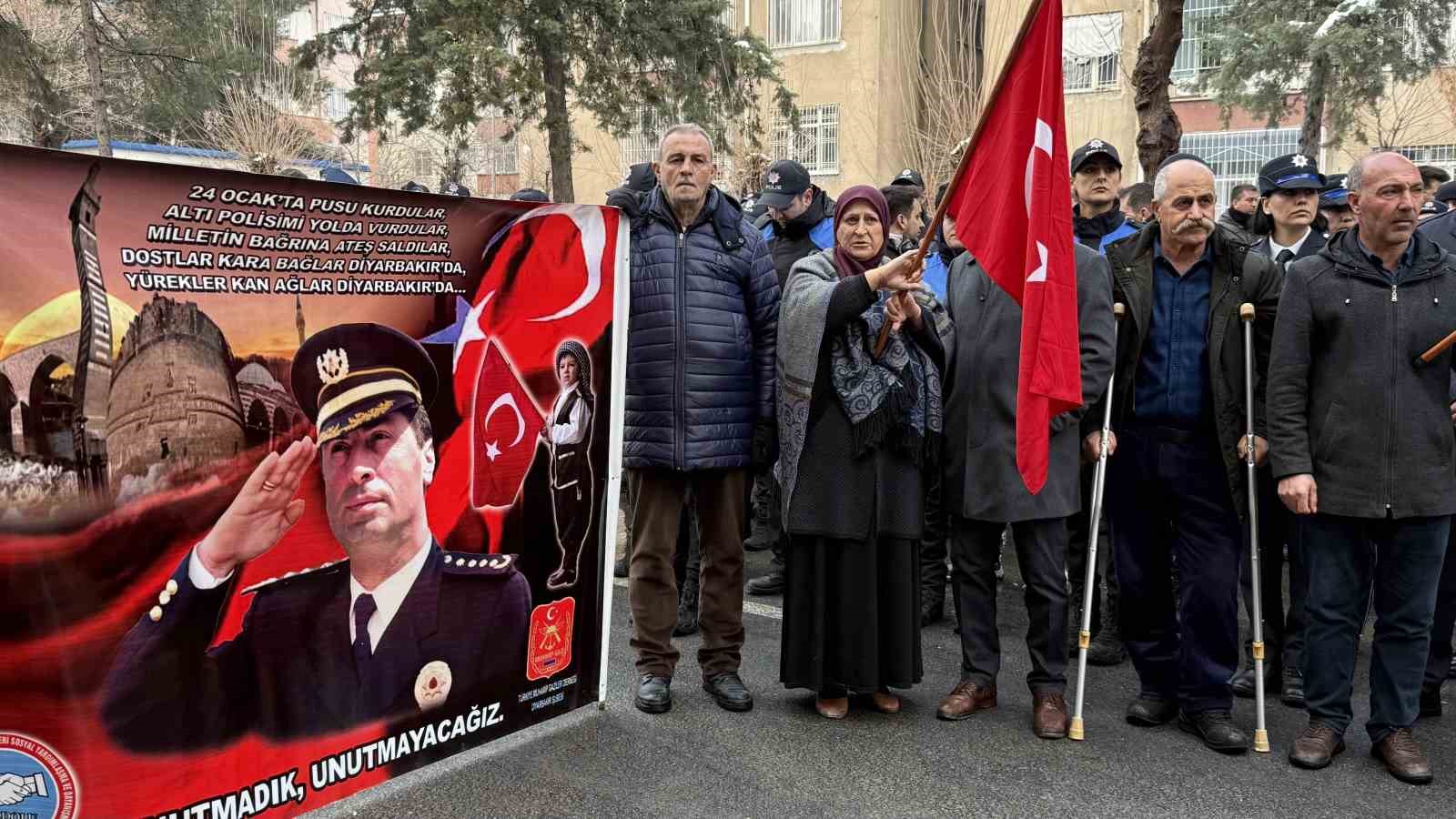 emniyet muduru ali gaffar okkan sehit edildigi yerde anildi 5 7IMVNK3A