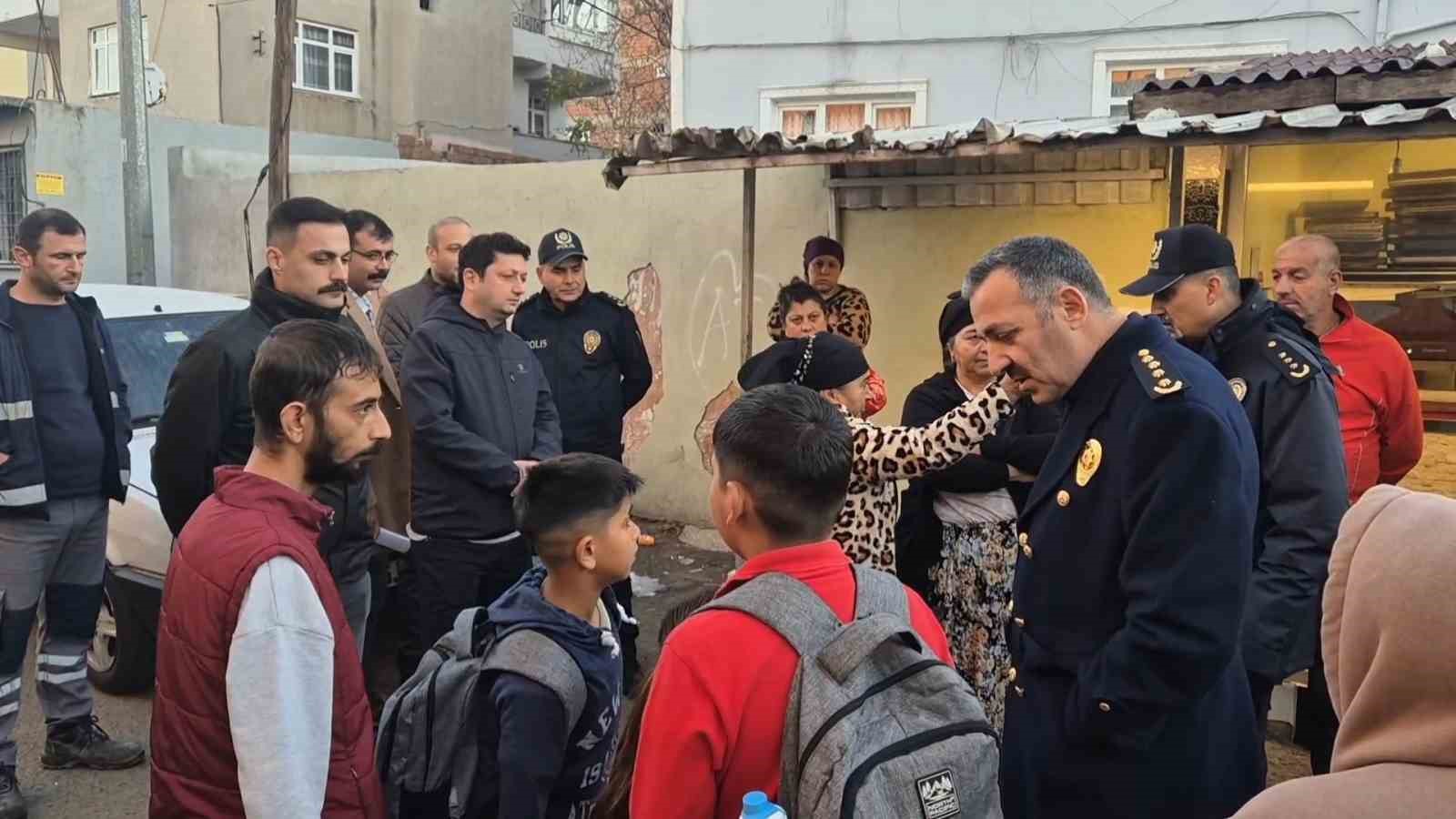 emniyet muduru sabahin ilk isiklarinda aydogduya geldi burasi sehrin en temiz mahallesi olacak 4 jQupeYll