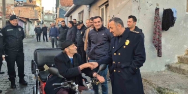 emniyet-muduru-sabahin-ilk-isiklarinda-aydogduya-geldi-burasi-sehrin-en-temiz-mahallesi-olacak-matb7kbv.jpg
