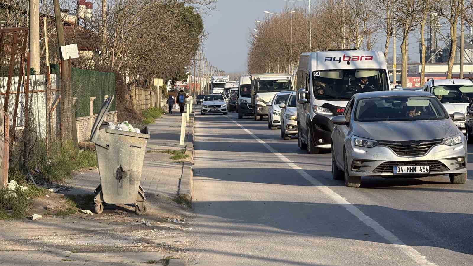 emniyet seridinde gidenler drona yakalandi 10 dakikada 15 araca 300 bin lira ceza 4 ONpn7SSM
