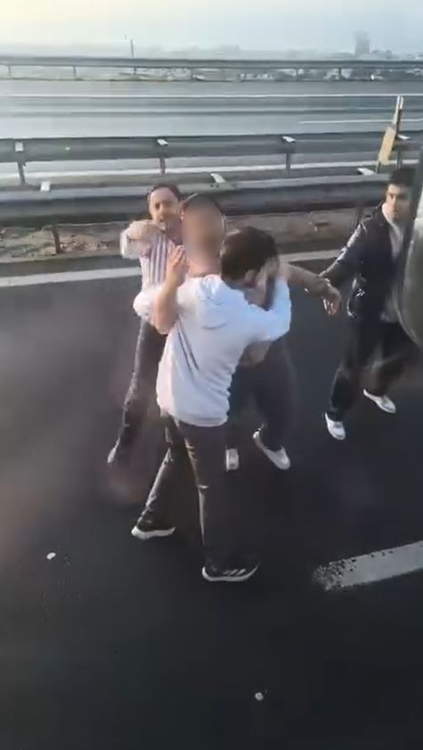 emniyet seridini ihlal etmek isteyen surucu ortaligi bir birine katti 0 GnOpkVq3