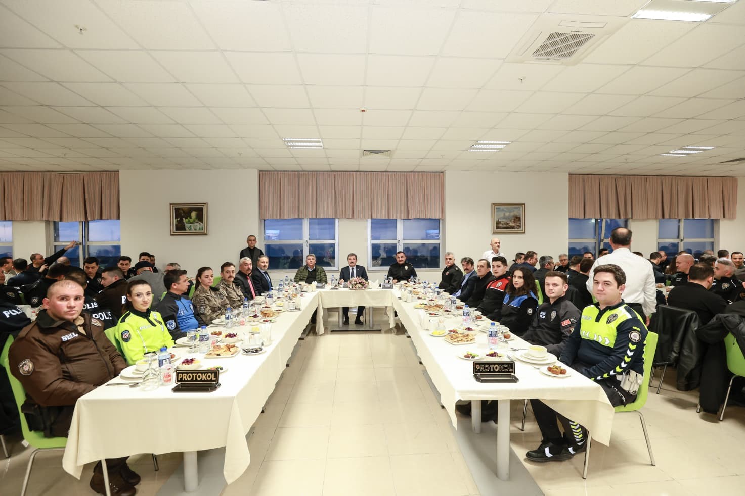 emniyet teskilati iftarda bulustu samsunun huzuru icin 724 gorev basindayiz 4 8HWerT1U