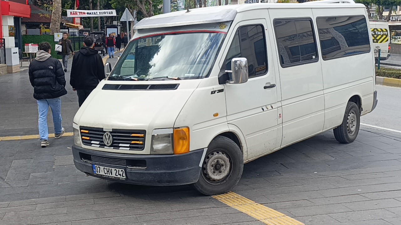 emniyetin teknolojik gucu gozcu hapis cezasi bulunan firariyi arac surerken tespit etti 1 DqBeku13