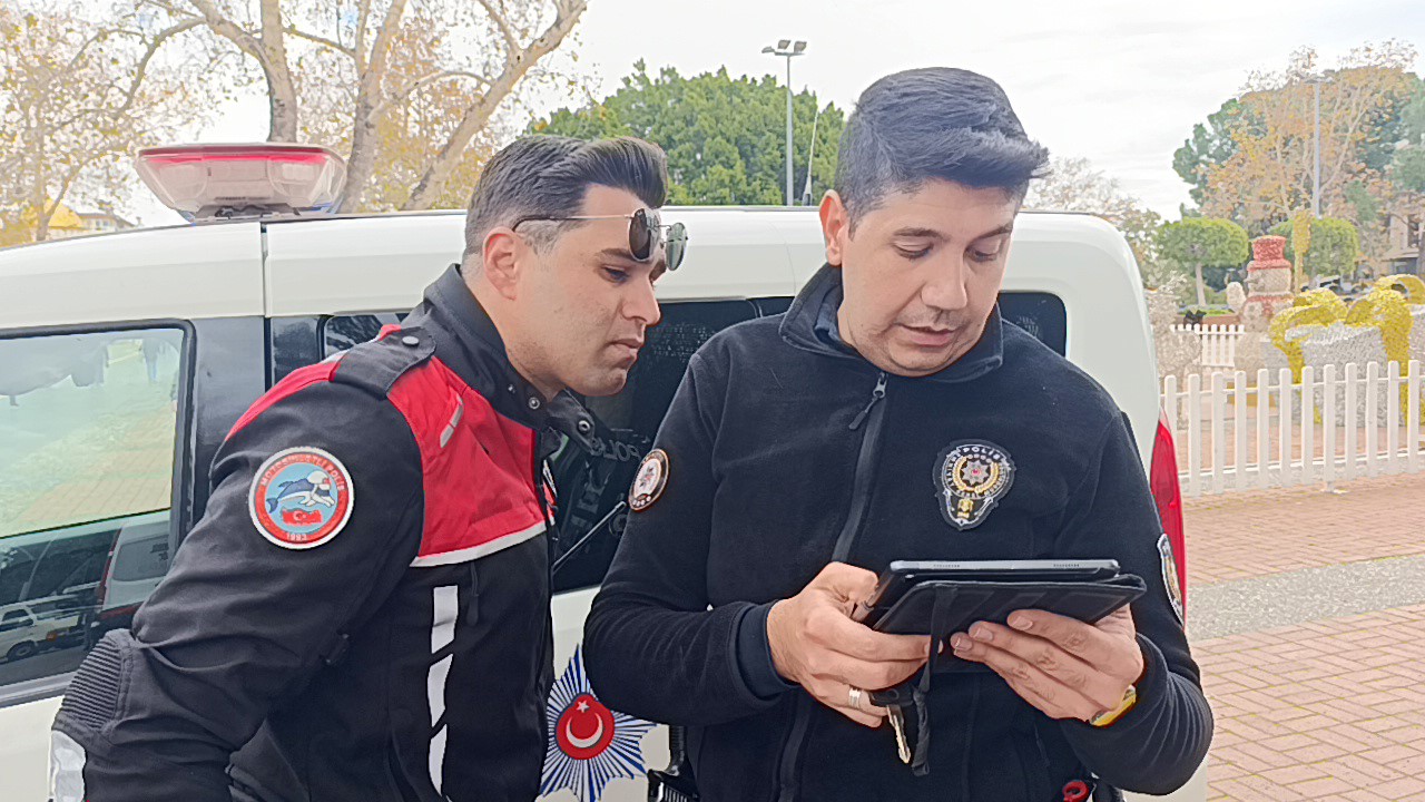 emniyetin teknolojik gucu gozcu hapis cezasi bulunan firariyi arac surerken tespit etti 2