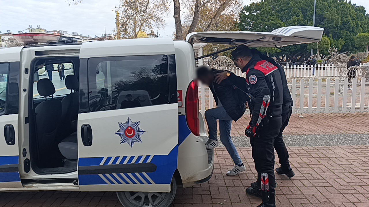 emniyetin teknolojik gucu gozcu hapis cezasi bulunan firariyi arac surerken tespit etti 5 Ez8lz9SP