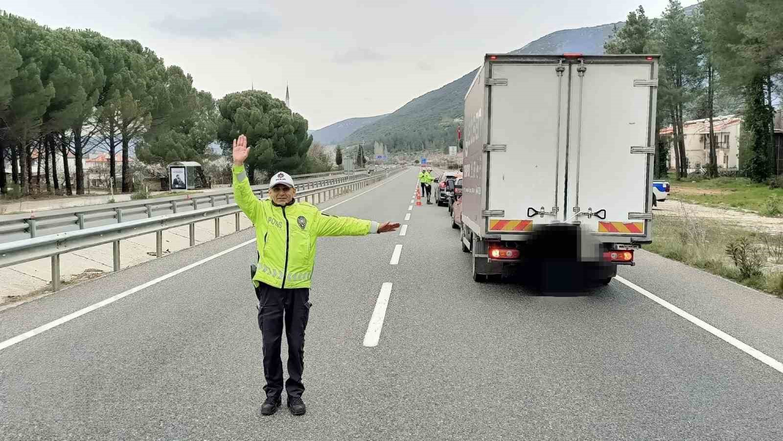 emniyetin ucan gozu havadan denetim yapti 2 3LGynI2d