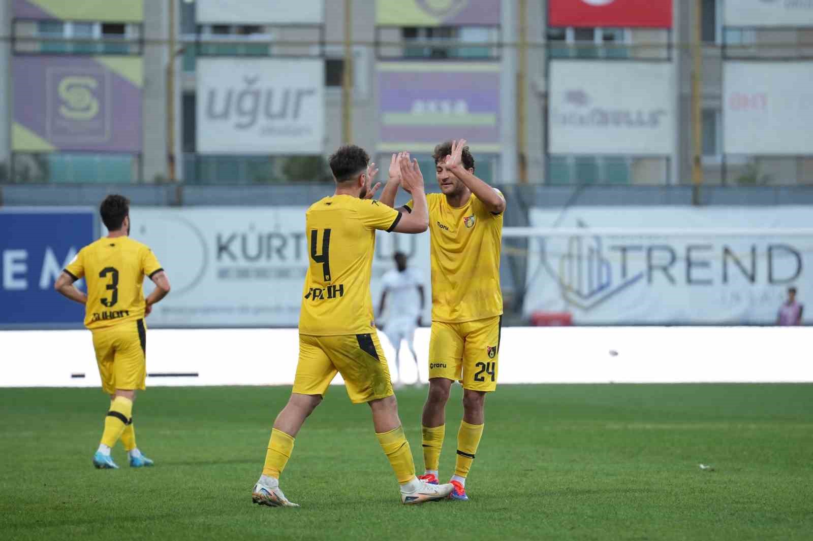 Emrecan Uzunhan, ilk lig golünü kaydetti 4 emrecan uzunhan ilk lig golunu kaydetti 0