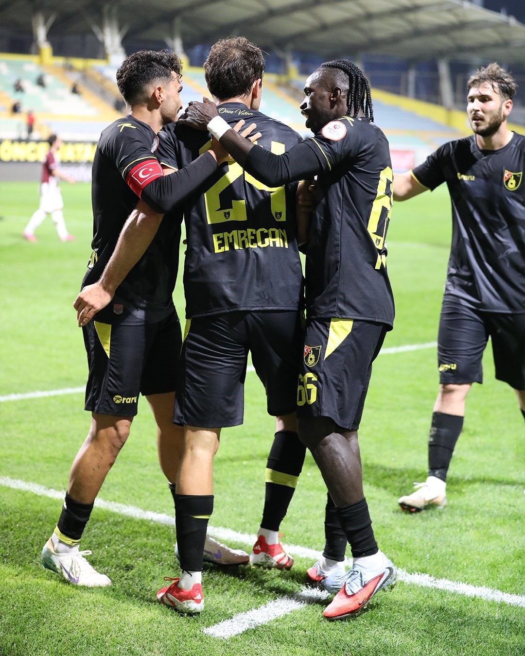 Emrecan Uzunhan, ilk lig golünü kaydetti 5 emrecan uzunhan ilk lig golunu kaydetti 1 6iZlhmuh