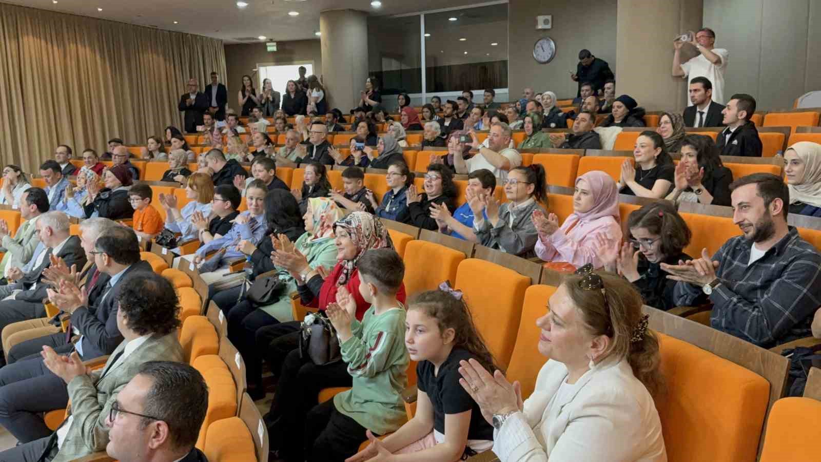 en degerli cocuklarin en ozel gunlerinde velilerin gosterisi alkis topladi 7 cdkAG31t