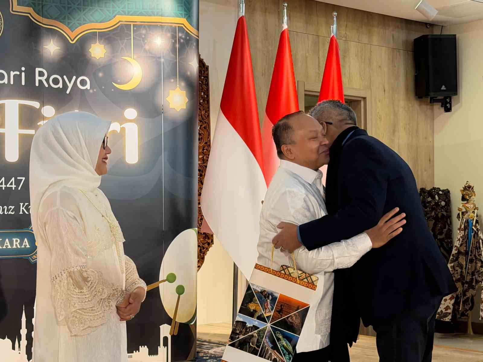 endonezyanin ankara buyukelciliginden bayramlasma programi 3 SSXfIJTf