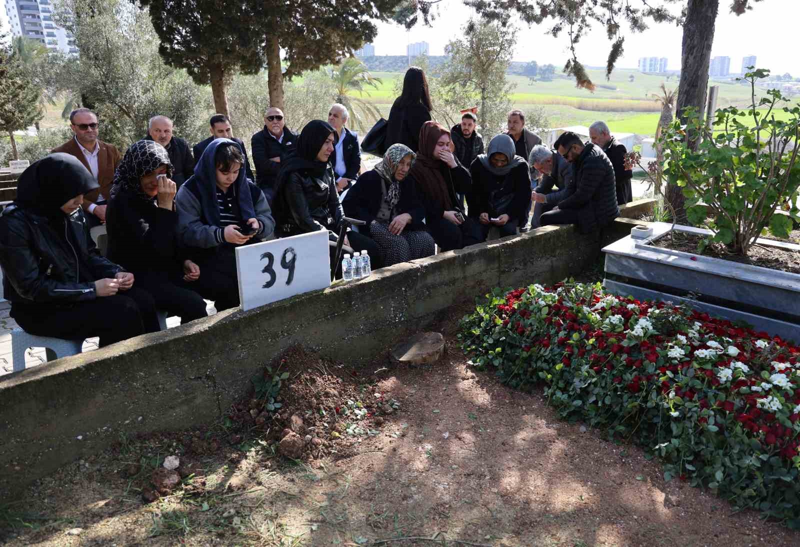 endoskopi sonucu hayatini kaybeden kadin mezari basinda anildi 0 JFcwAzHn