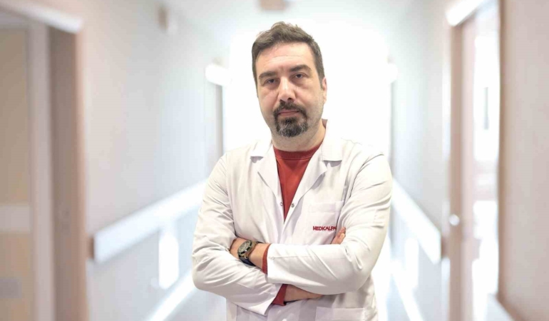 endoskopi-ve-kolonoskopinin-agrili-oldugu-inanisi-yanlis-xwvZeEzx.jpg