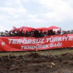 enduro-sampiyonasinin-finali-tendurekte-terorsuz-turkiye-pankartiyla-basladi-JS8GUIfd.jpg