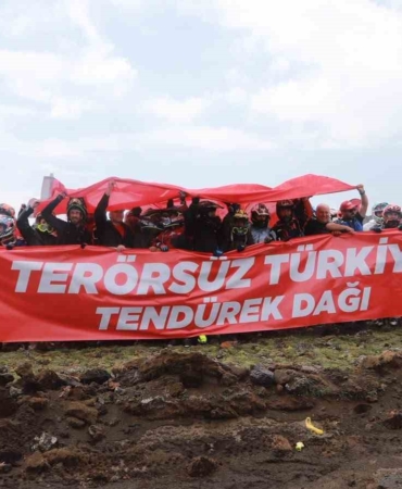enduro-sampiyonasinin-finali-tendurekte-terorsuz-turkiye-pankartiyla-basladi-JS8GUIfd.jpg