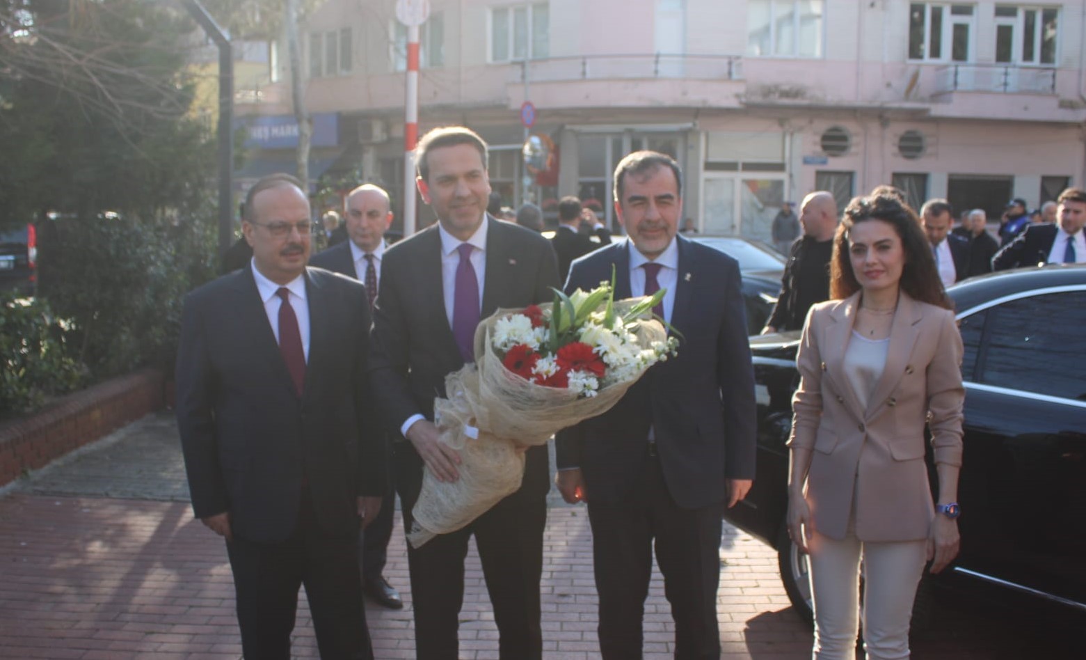 enerji ve tabii kaynaklar bakani bayraktar aydinda 3 lim6Ri7J