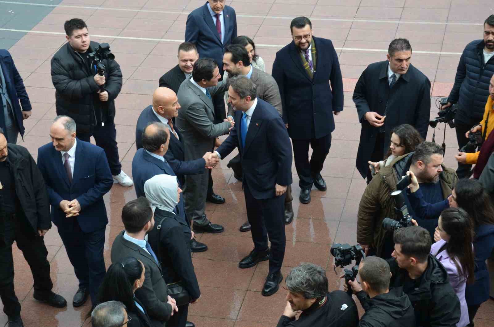 enerji ve tabii kaynaklar bakani bayraktar manisada 1 Rjhv6l5j