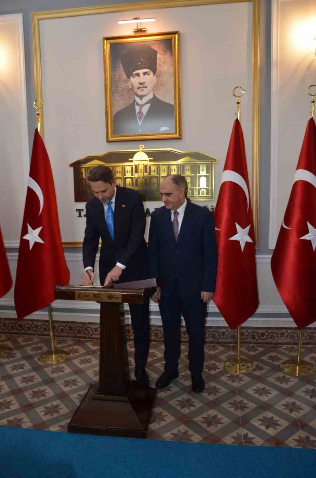 enerji ve tabii kaynaklar bakani bayraktar manisada 5