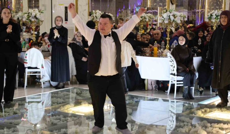 engeller-ortadan-kaldirildi-ogrencilerin-performanslari-tam-not-aldi-vZdZSPjy.jpg