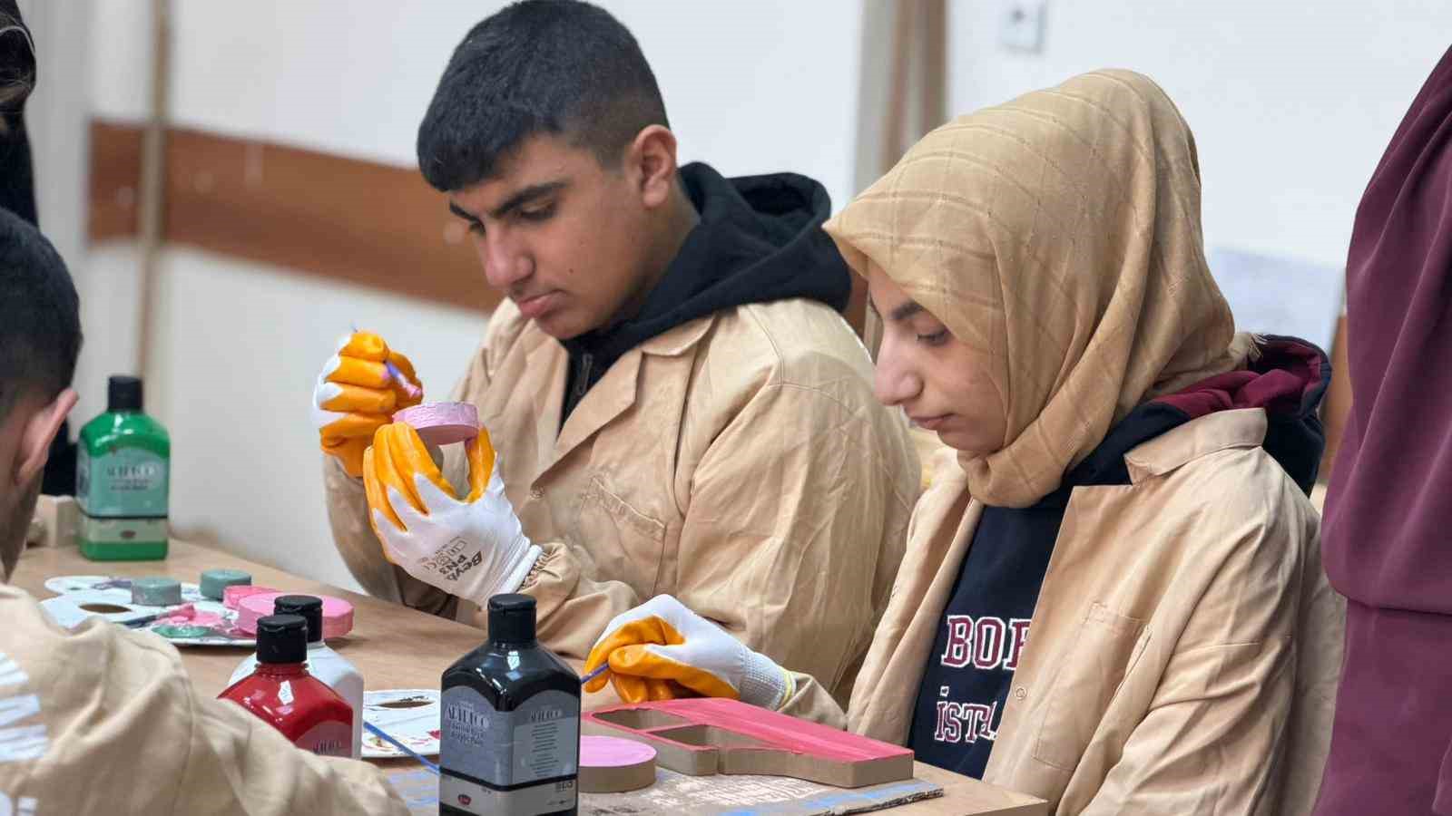 engelleri ahsapla asiyorlar siverekte ogrencilerden sanata dokunus 1 OhrVQVwY