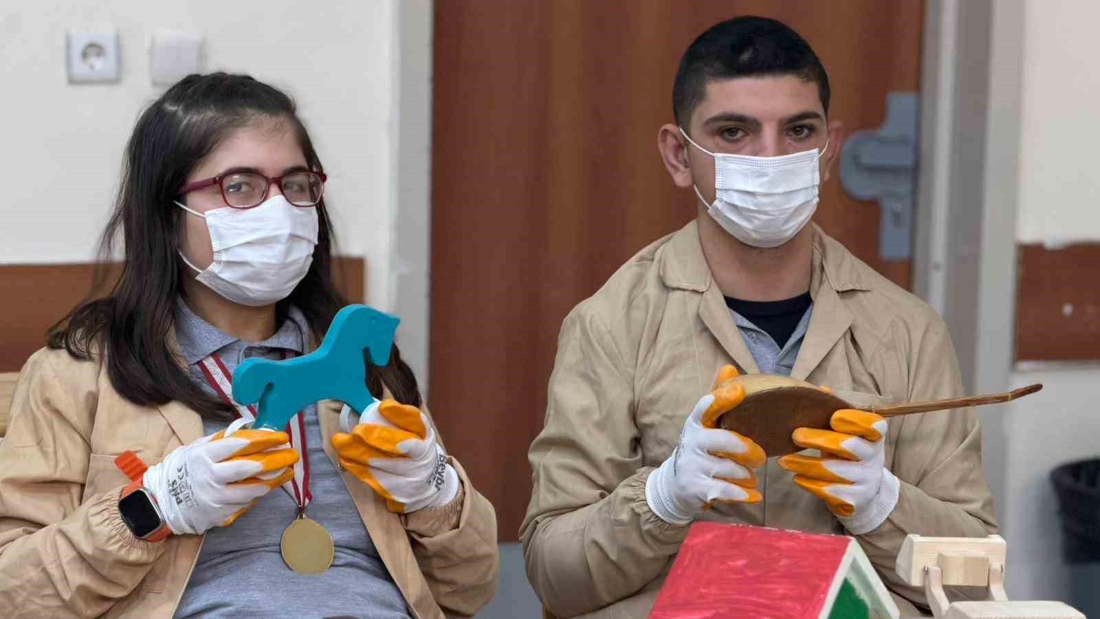 engelleri ahsapla asiyorlar siverekte ogrencilerden sanata dokunus 11