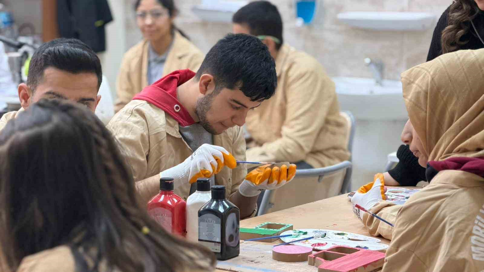 engelleri ahsapla asiyorlar siverekte ogrencilerden sanata dokunus 3 t2bDrBqj