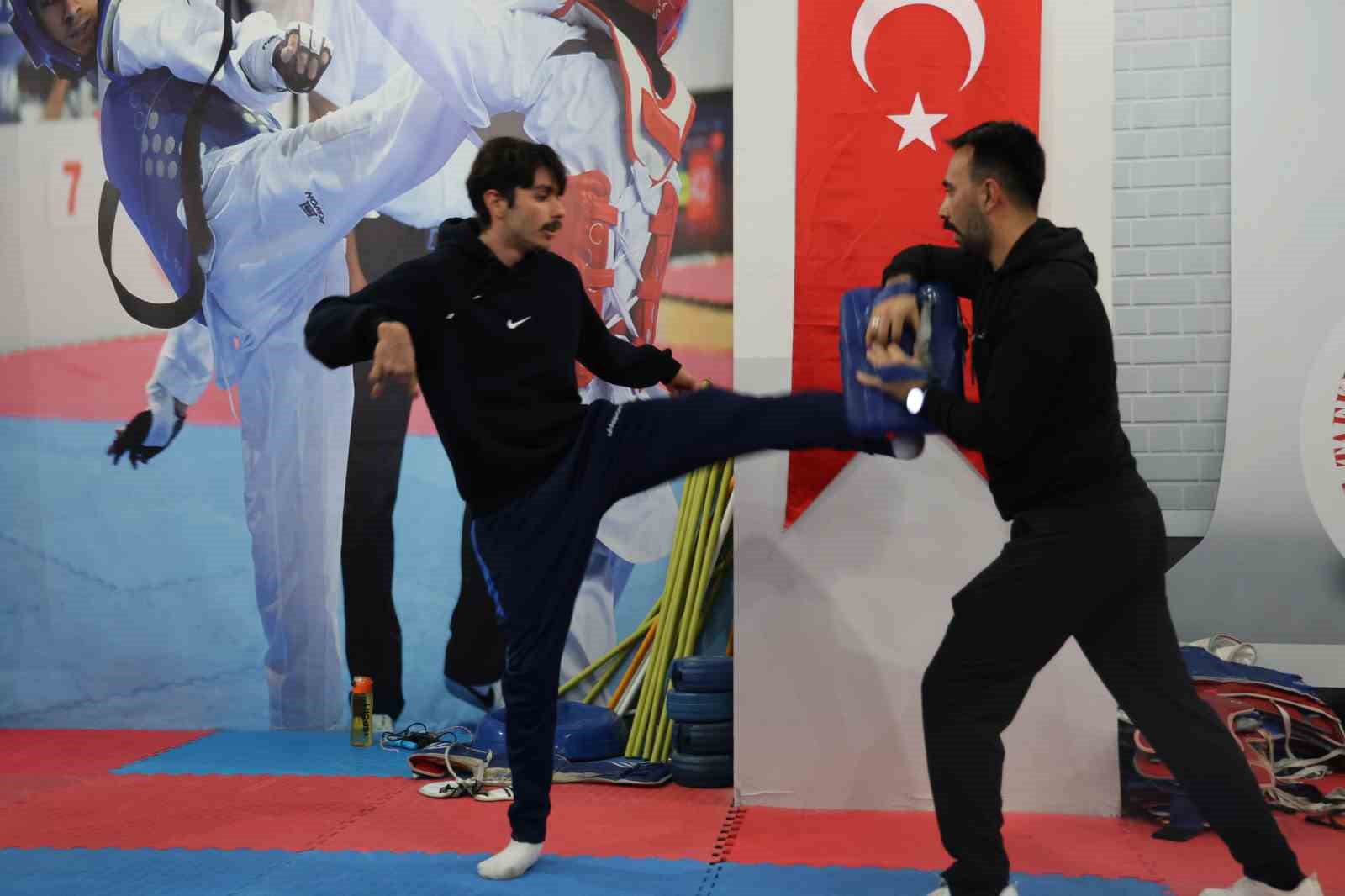 engellerin asildigini para taekwondo turkiye sampiyonu furkan kaan ata gosterdi 1 N9sQpyBV