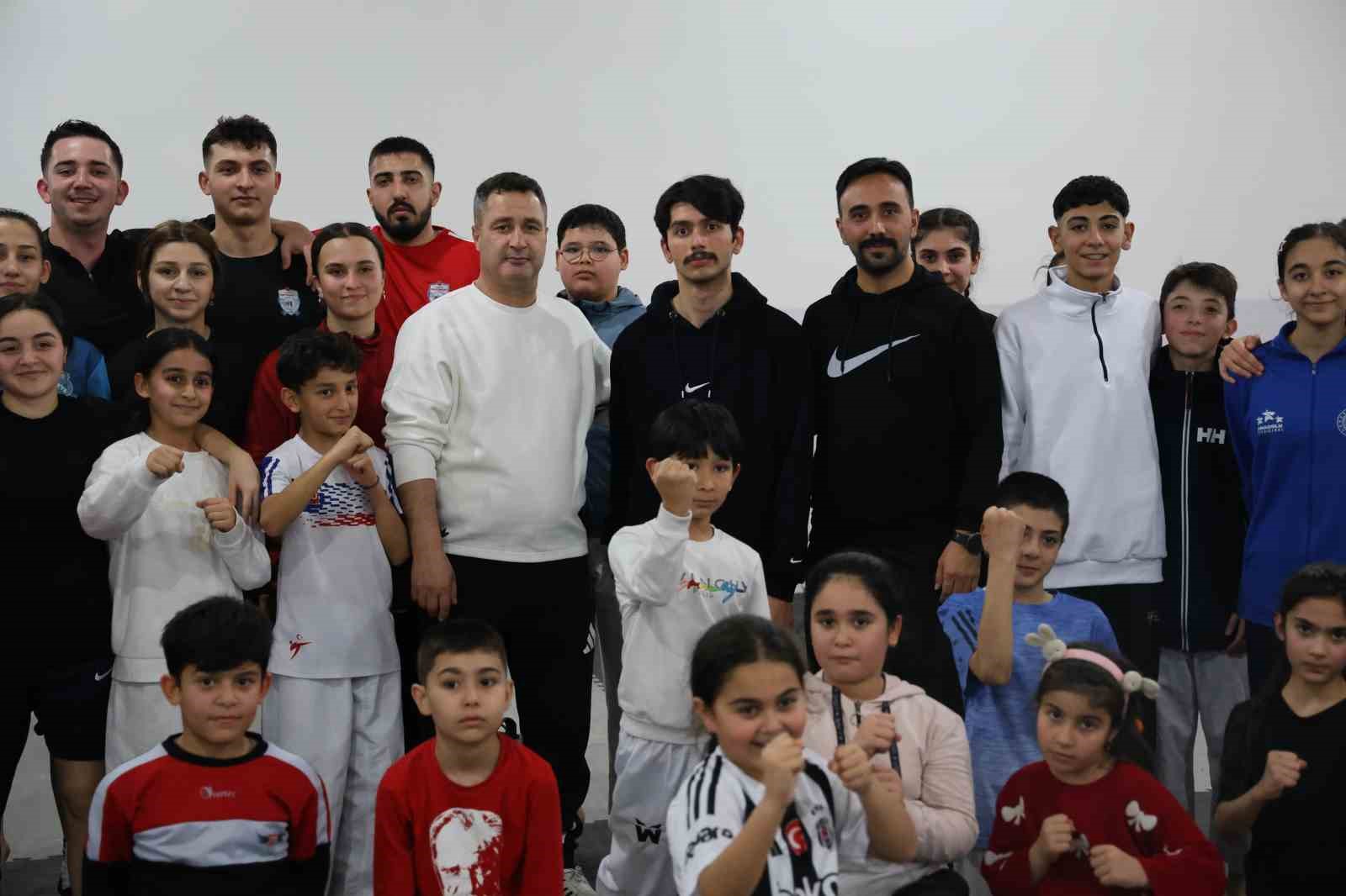 engellerin asildigini para taekwondo turkiye sampiyonu furkan kaan ata gosterdi 6 dRNJ1fFv
