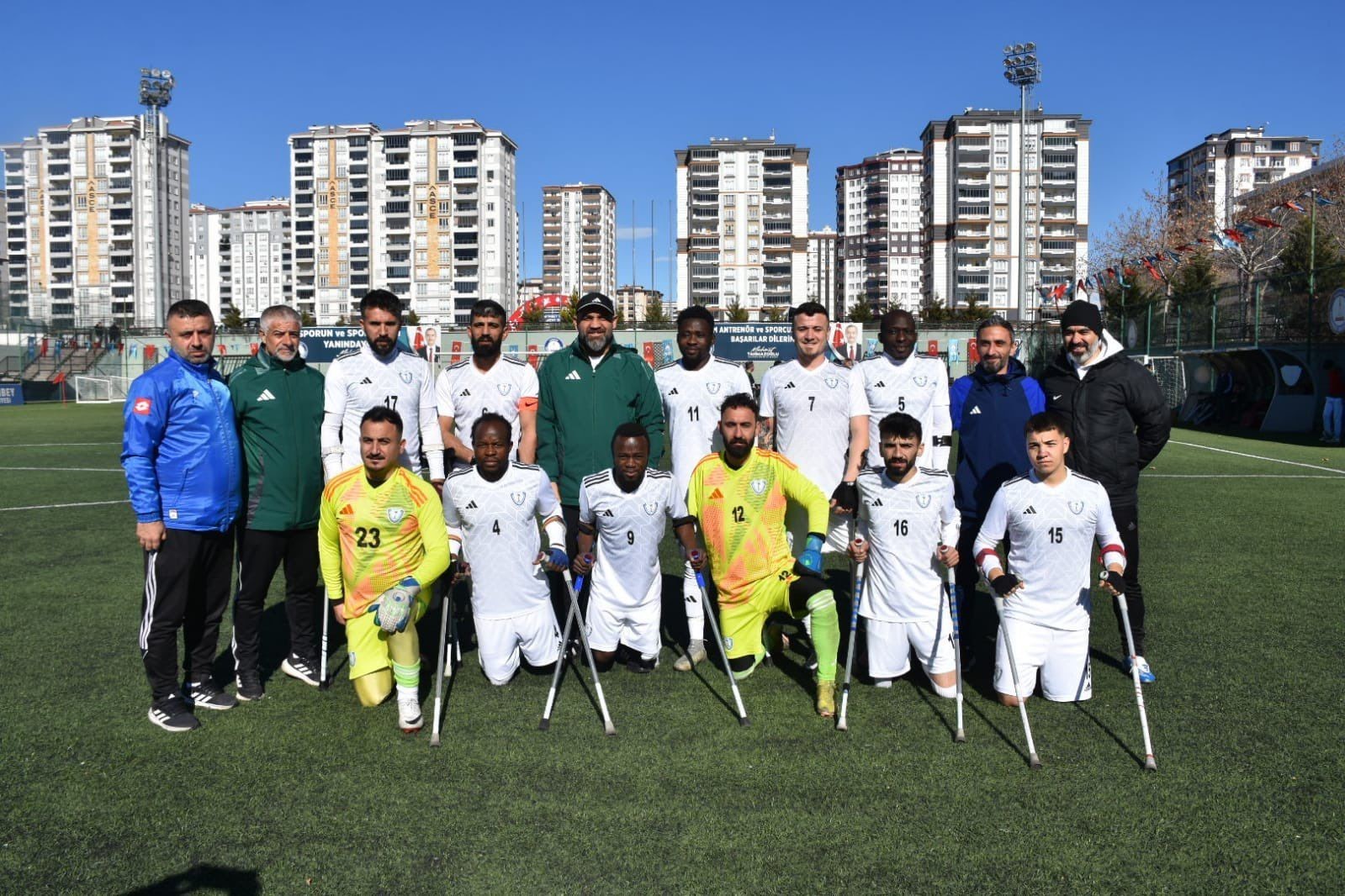 engellerini ampute futbolla asiyorlar 1 hC7696Se