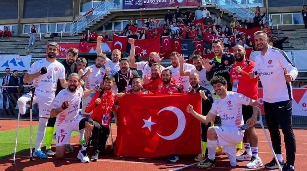 engellerini ampute futbolla asiyorlar 2 wcLyONJW