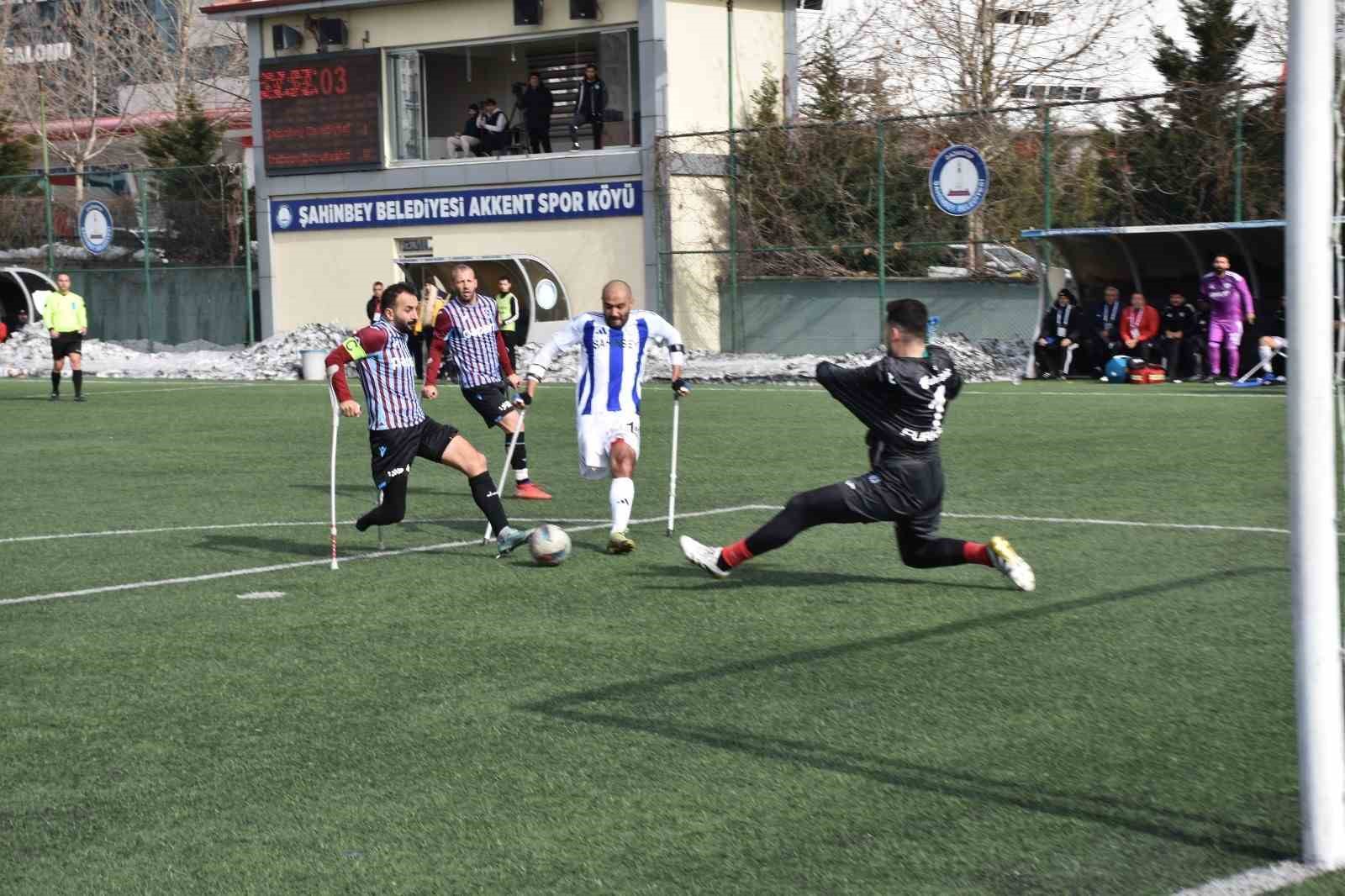 engellerini ampute futbolla asiyorlar 4 mYTNccZV
