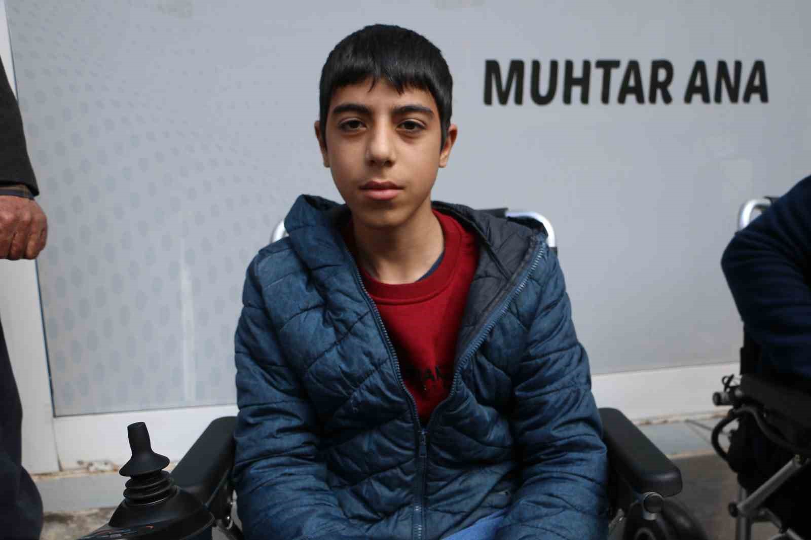 engelli 10 kisi akulu sandalye ile bayrama rahat girecek 10 gDVTHtvW