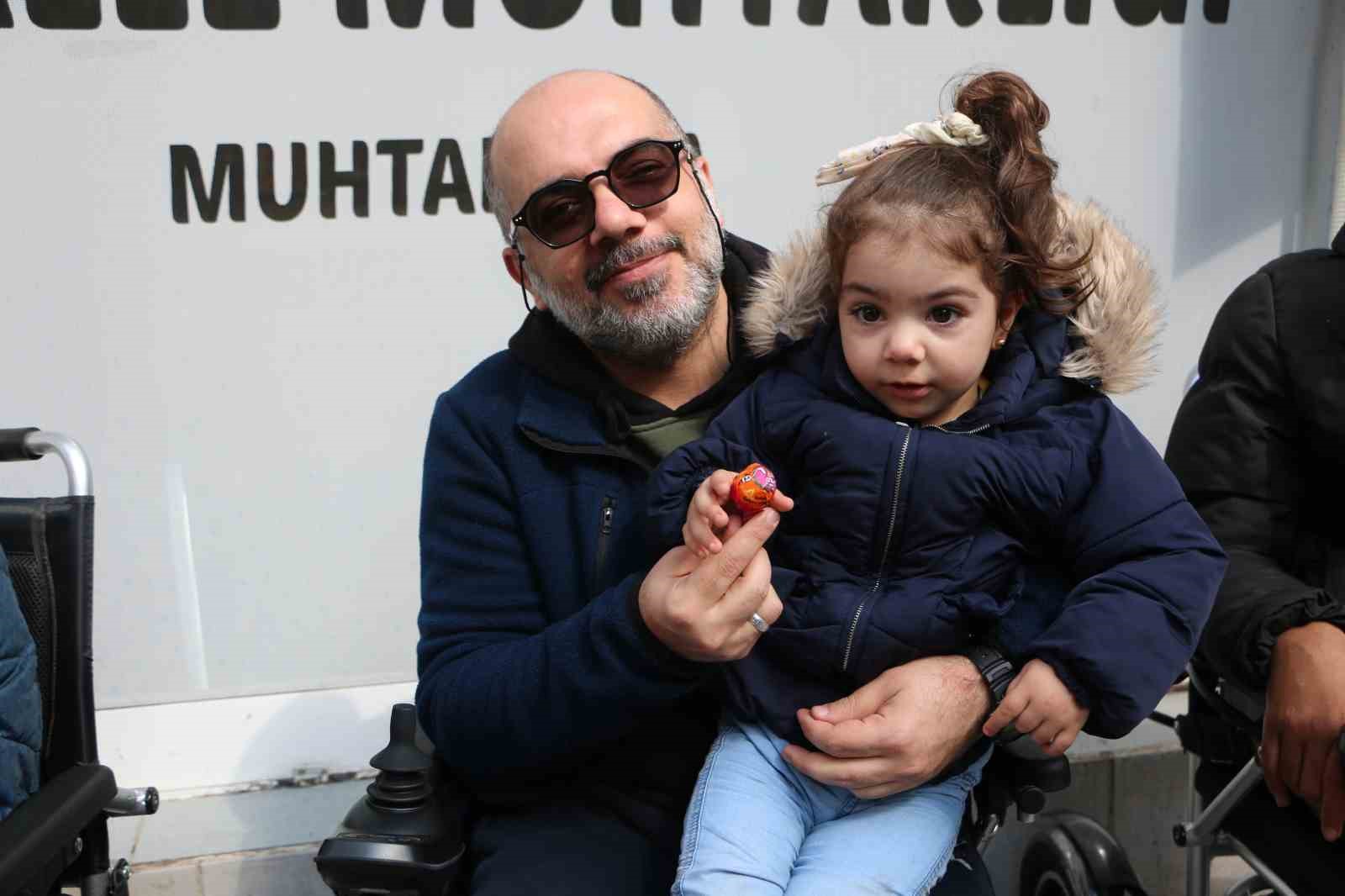 engelli 10 kisi akulu sandalye ile bayrama rahat girecek 12 t7F6dm4l