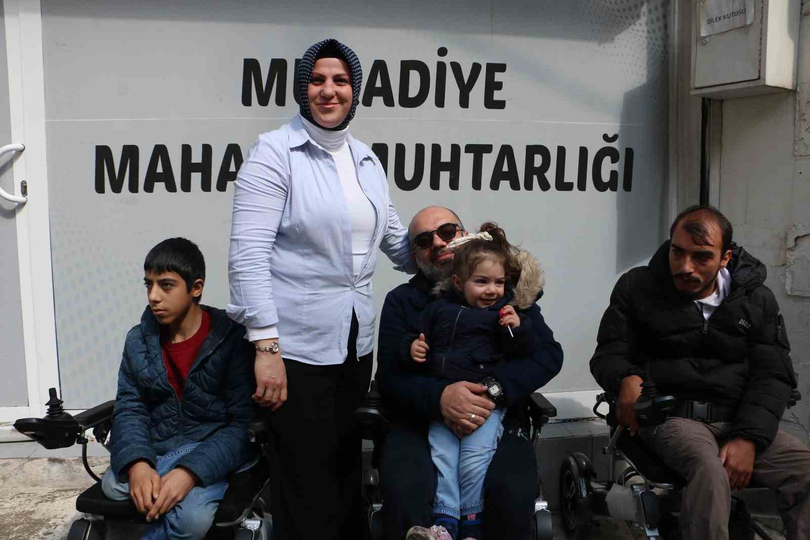 engelli 10 kisi akulu sandalye ile bayrama rahat girecek 13 EOBHq5IP