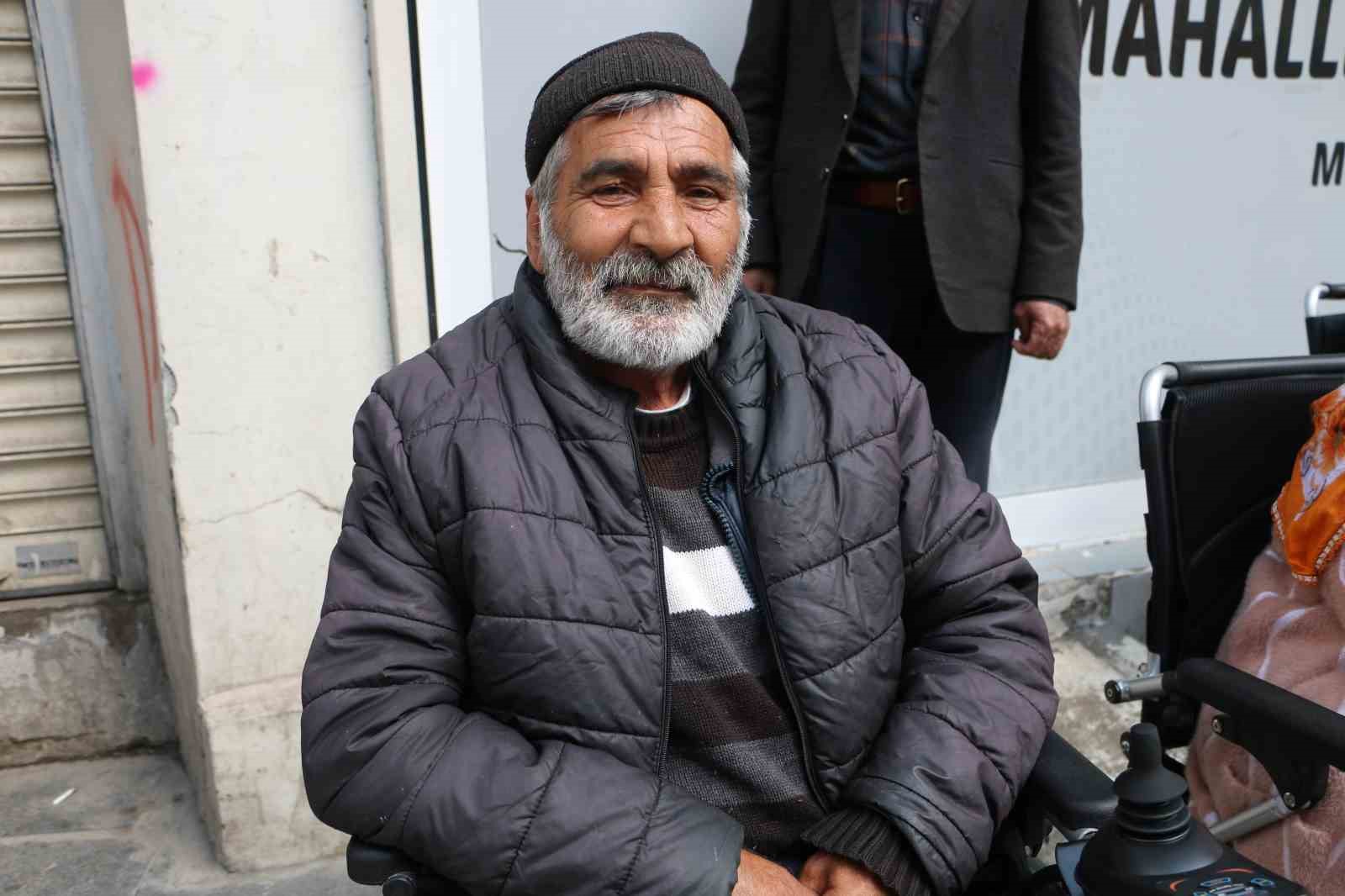 engelli 10 kisi akulu sandalye ile bayrama rahat girecek 4 IkeSaJbT