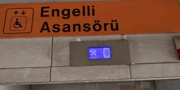 engelli-asansorunun-amaci-disinda-kullanilmasina-engellilerden-tepki-2nil5lxX.jpg