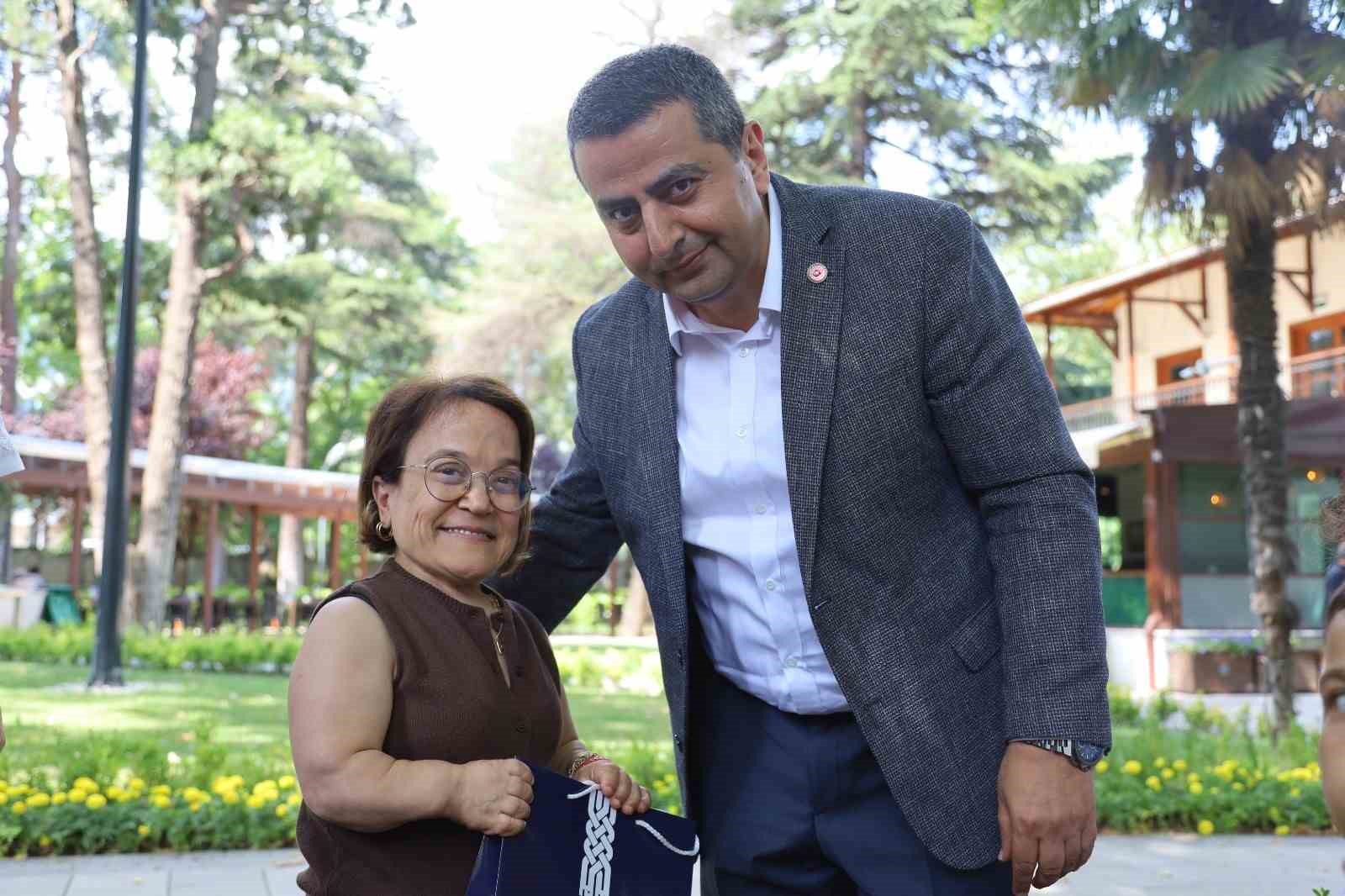 engelli bireyler bursayi gezdi 1 Gv6BFORL