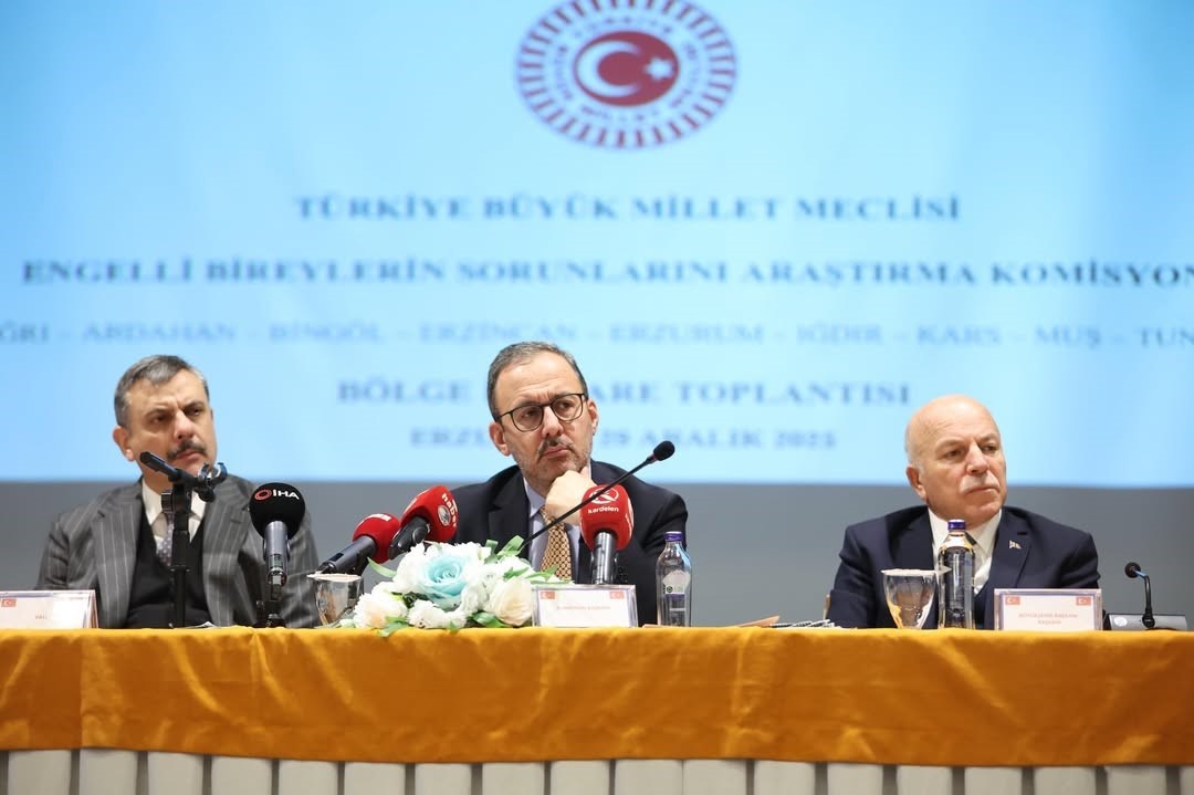 engelli bireylerin sorunlari erzurumda konusuldu 2 wYSItfDT