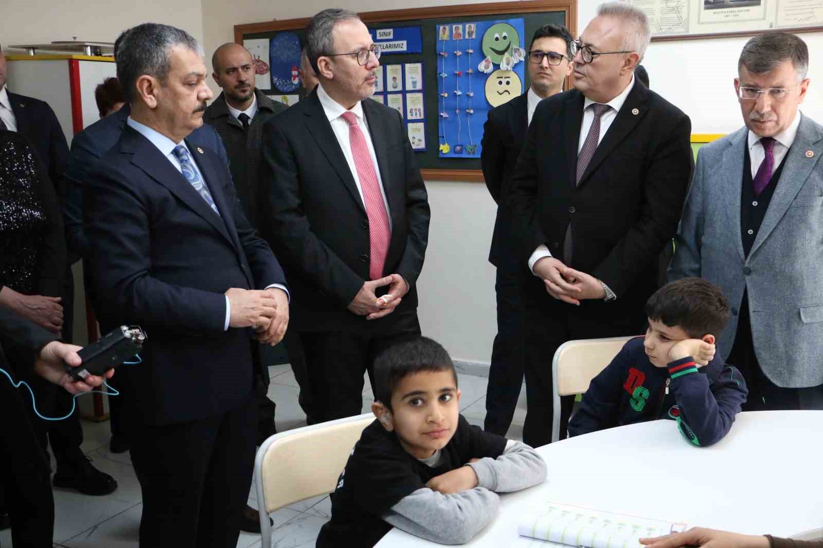 engelli bireylerin sorunlarini arastirma komisyonu baskani kasapoglu bugune kadar paydaslarimizdan komisyonumuza ulasan rapor gorus Nf9K6lJh