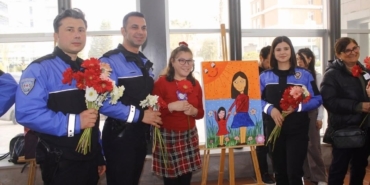 engelli-cocuklardan-siddete-karsi-sevgi-sergisi-1USamAQh.jpg