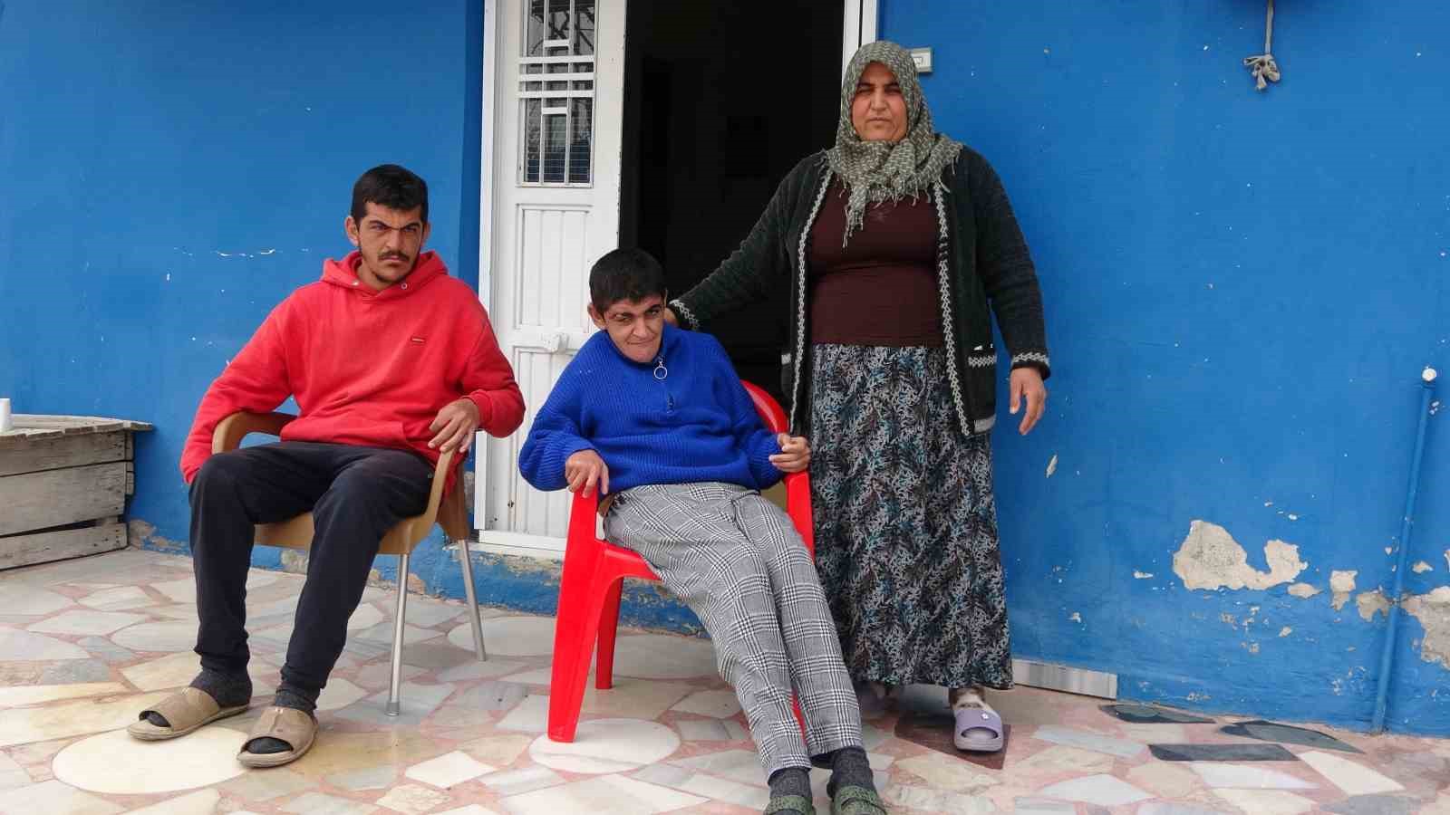 engelli cocuklarina hem anne hem baba oldu 0