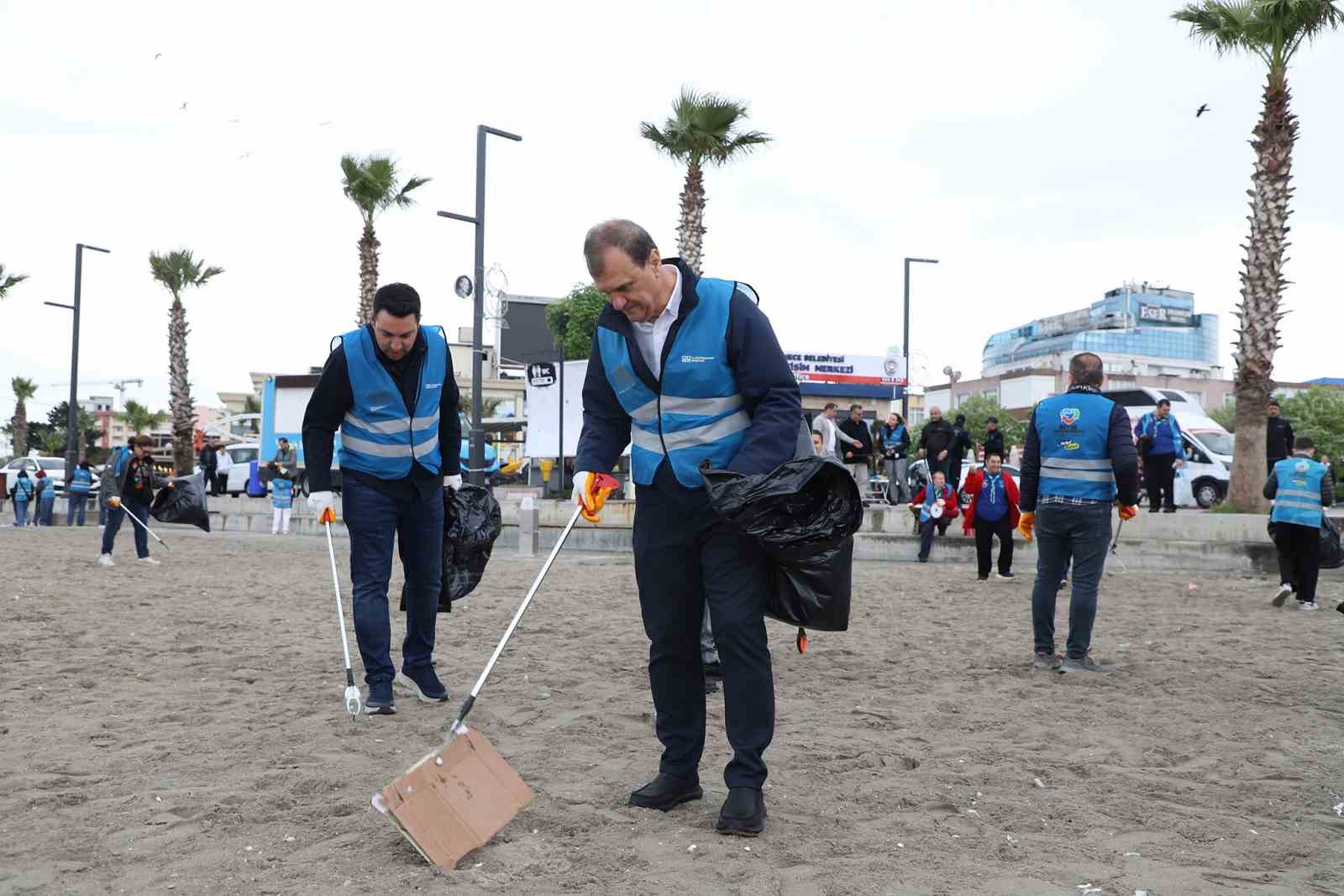 engelli izciler cevreyi kirletenleri trampet ve darbuka calarak protesto etti 3 vcL9Ly7R